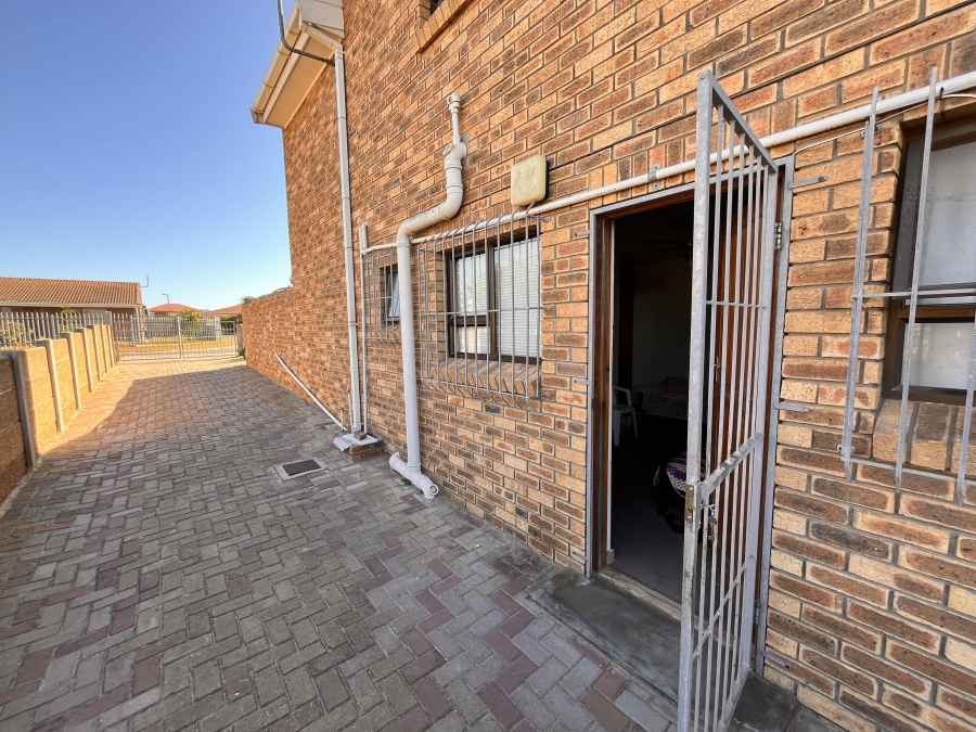 5 Bedroom Property for Sale in Lamberts Bay Western Cape